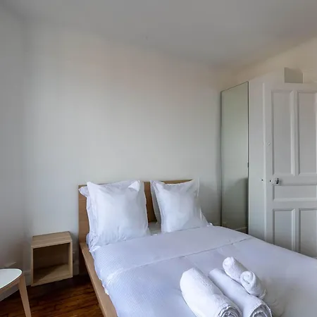 Apartment Le Dupont - Metro 13, 20 Min Champs-elysees Asnieres-sur-Seine